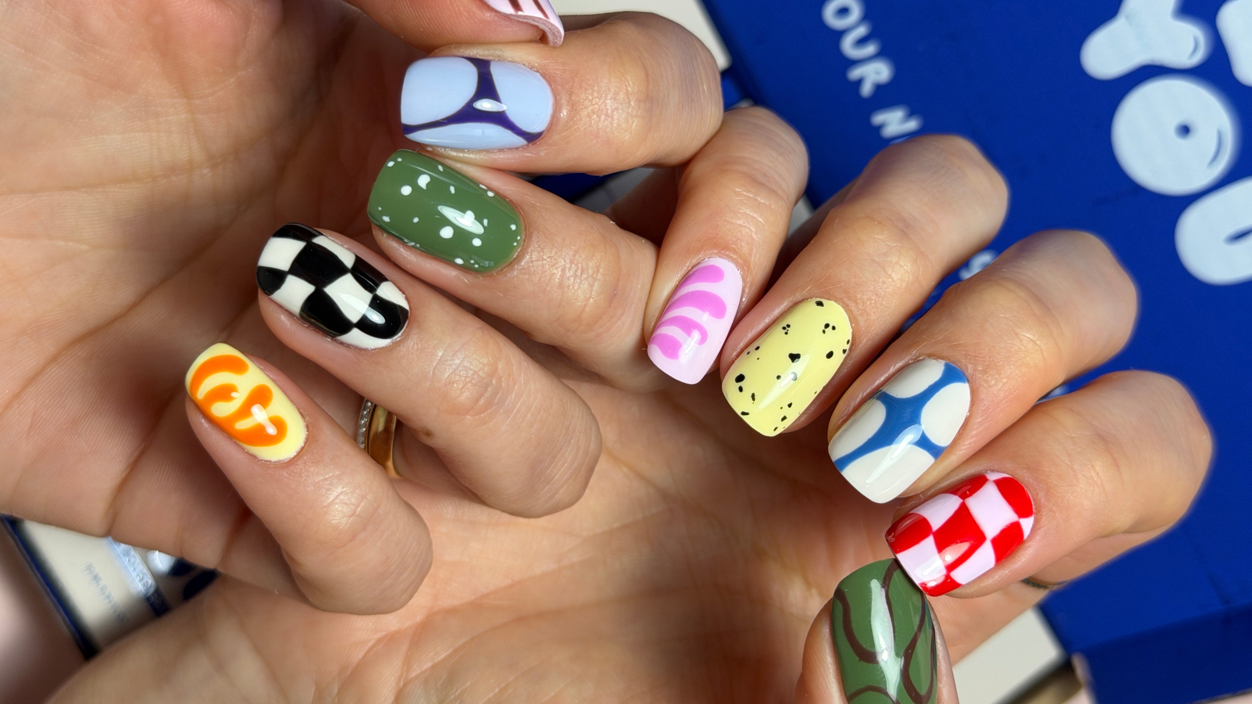 7 Błędów w Manicure Hybrydowym - Jak Ich Unikać?